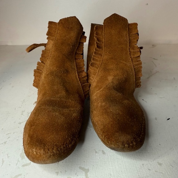 MINNETONKA Two Button Moccasin Booties Brown Soft Sole Fringe - Picture 3 of 7